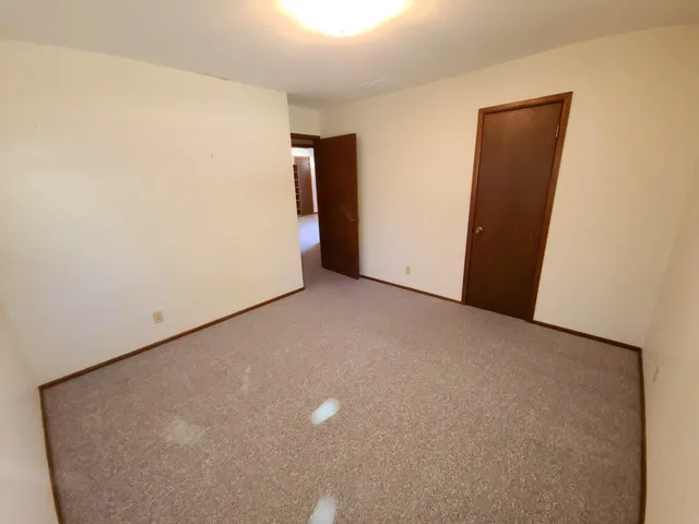 $69,900 | 102 West Mill Street, Wellington, KS 67152