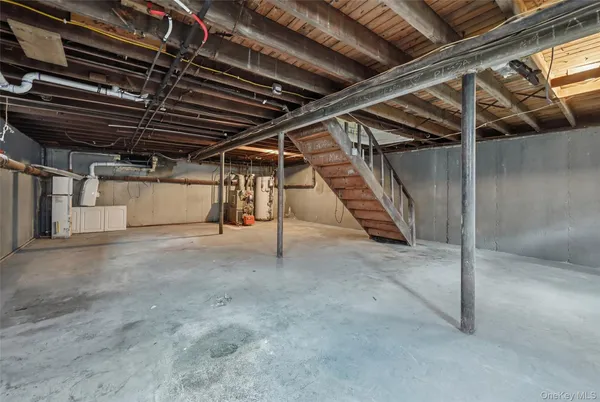 $749,000 | 404 Foxdale Avenue, Oceanside, NY 11572