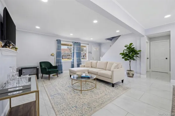 $749,000 | 404 Foxdale Avenue, Oceanside, NY 11572