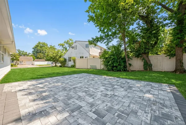 $749,000 | 404 Foxdale Avenue, Oceanside, NY 11572