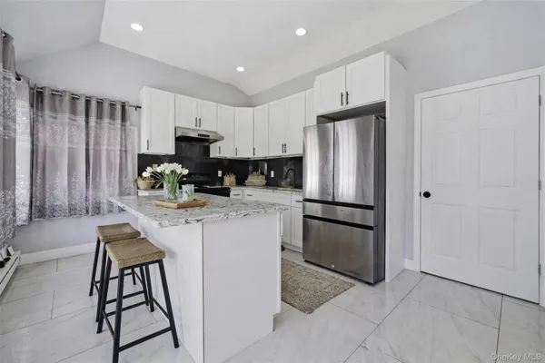 $749,000 | 404 Foxdale Avenue, Oceanside, NY 11572