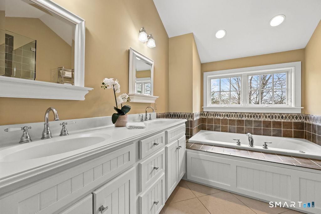131 Tryon Street Glastonbury, CT 06073 - Photo 19 of 39