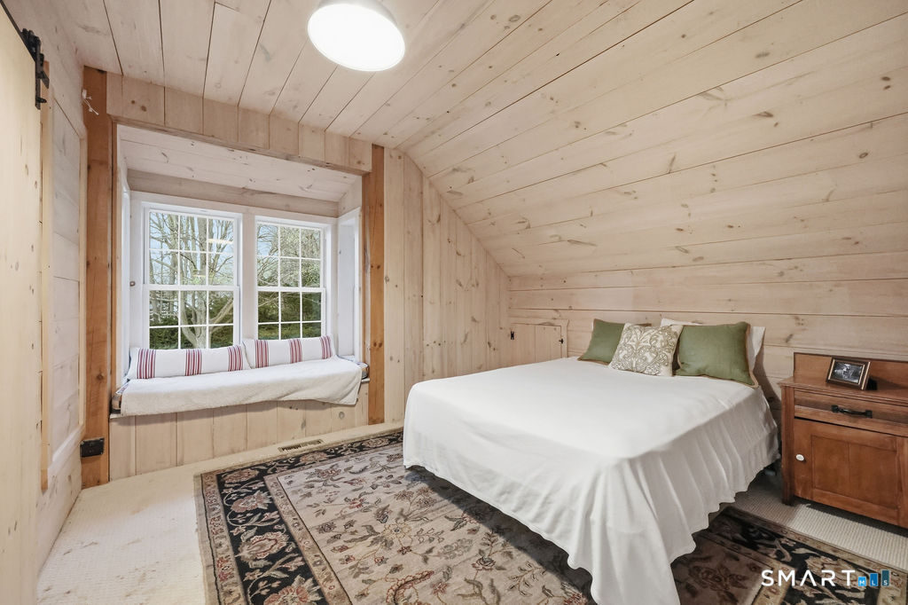 131 Tryon Street Glastonbury, CT 06073 - Photo 26 of 39 Office/5 bedroom in the barn
