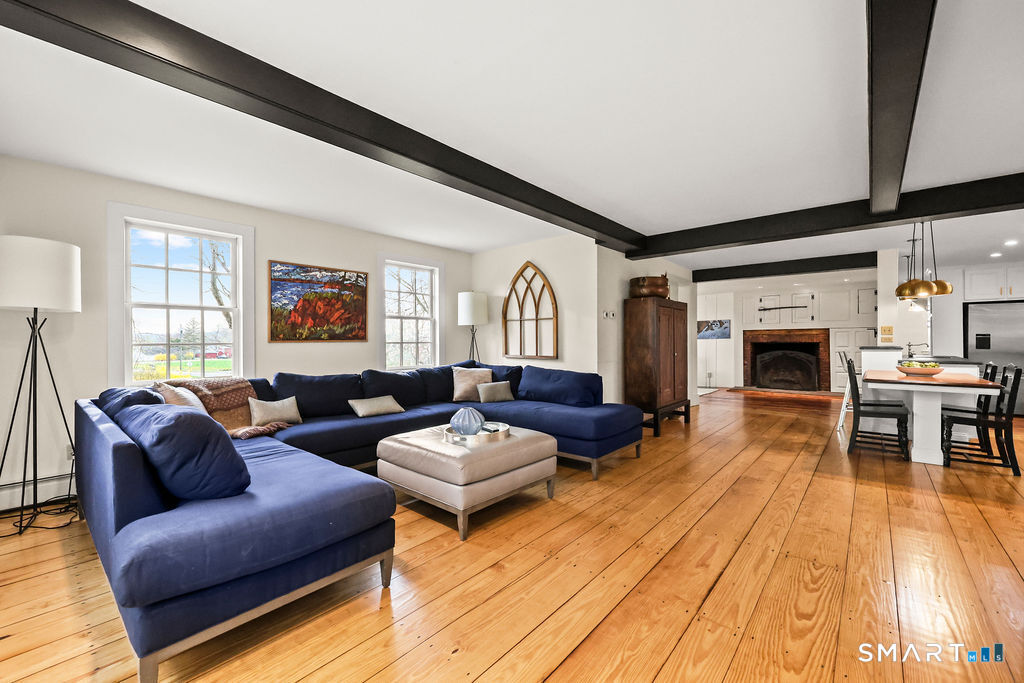 131 Tryon Street Glastonbury, CT 06073 - Photo 4 of 39