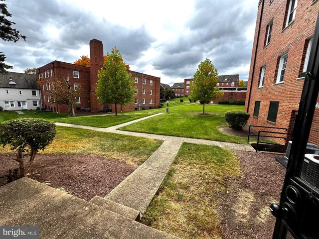 $1,995 | 3943 Pennsylvania Ave. Southeast, Unit B, Washington, DC 20020