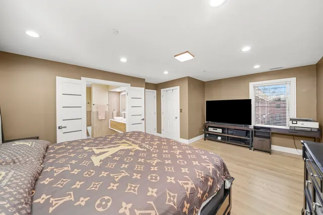 $625,000 | 1192 Clarence Avenue, Unit 1, Oak Park, IL 60304