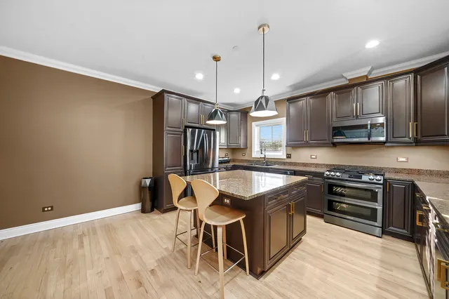 $625,000 | 1192 Clarence Avenue, Unit 1, Oak Park, IL 60304