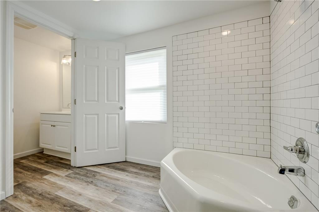 7100 Saltsburg Road Pittsburgh, PA 15235 - Photo 11 of 23 1st Floor Full Bath