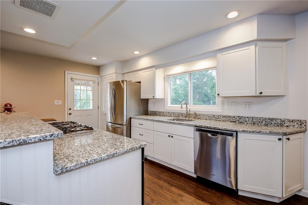 7100 Saltsburg Road Pittsburgh, PA 15235 - Photo 5 of 23 Kitchen