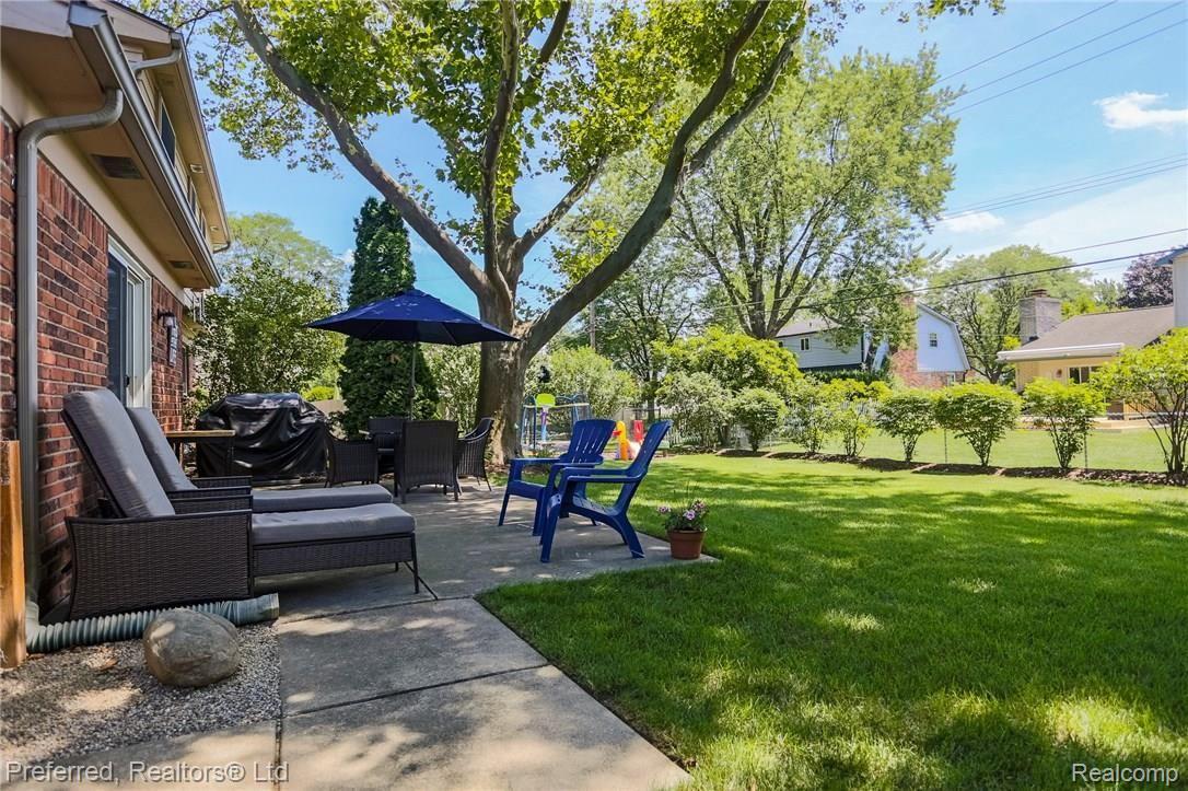 35977 Curtis Road Livonia, MI 48152 - Photo 36 of 42 36IMG_5621.jpg