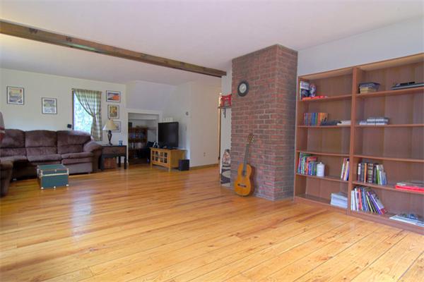 43 Kilbourn Road Lancaster, MA 01523 - Photo 4 of 25