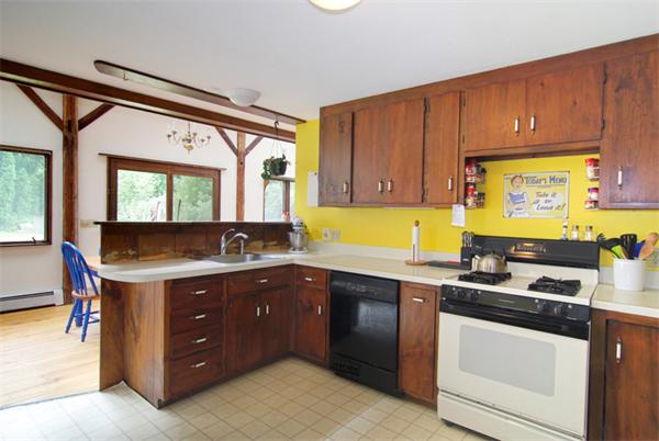 43 Kilbourn Road Lancaster, MA 01523 - Photo 9 of 25