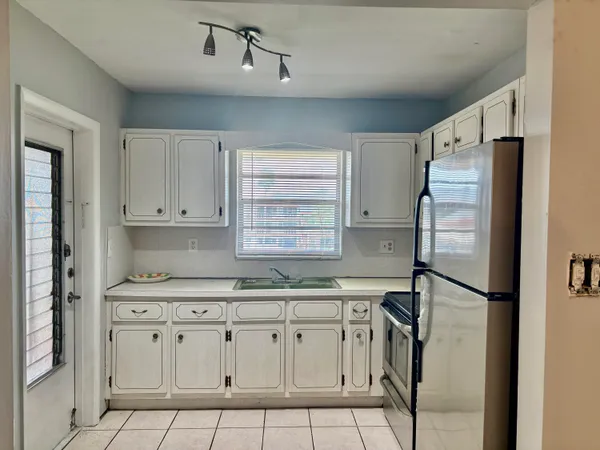 $1,845 | 5300 Washington Street, Unit C318, Hollywood, FL 33021
