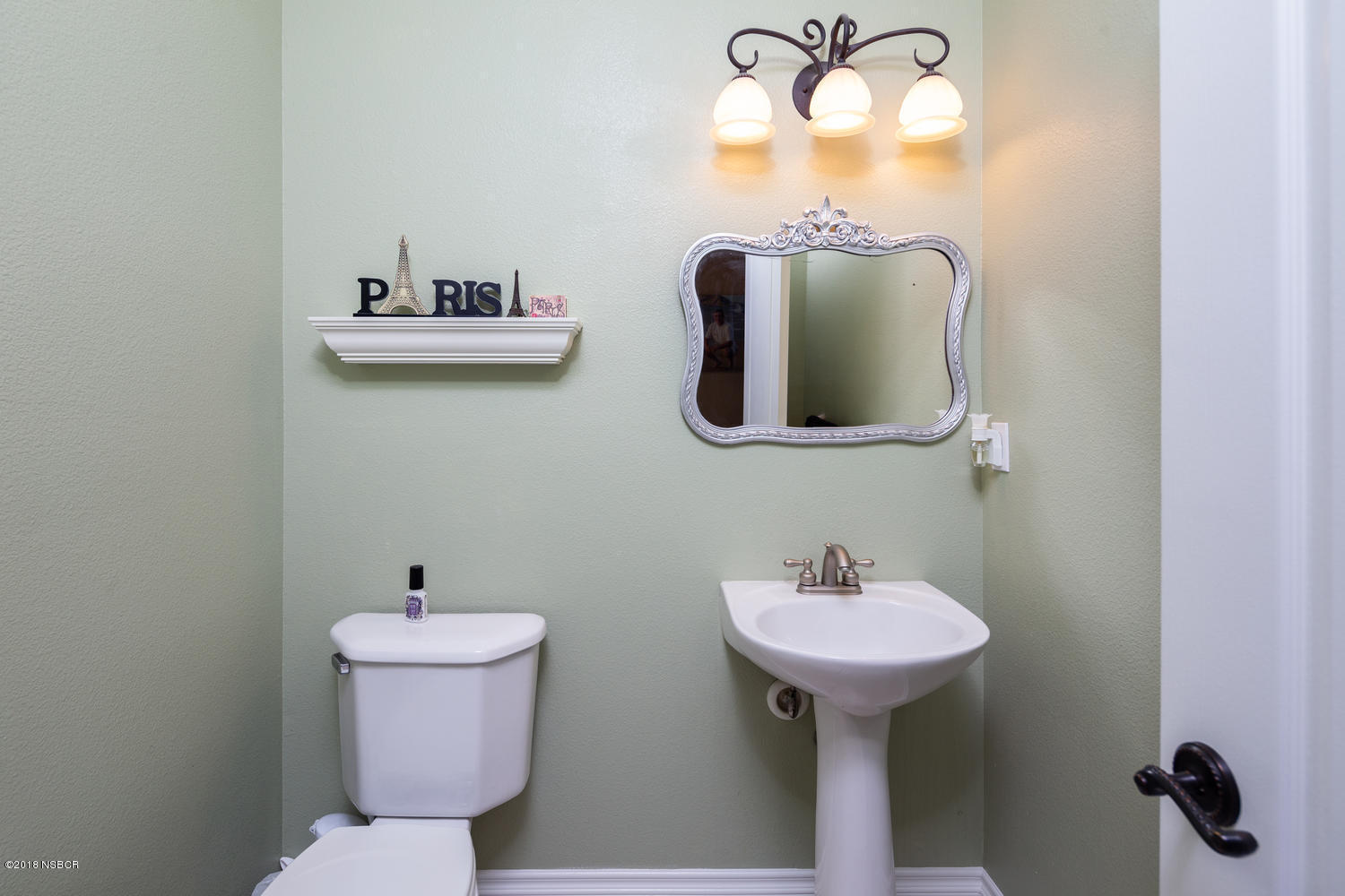 591 Ranch Road Solvang, CA 93463 - Photo 16 of 22 1/2 guest bath