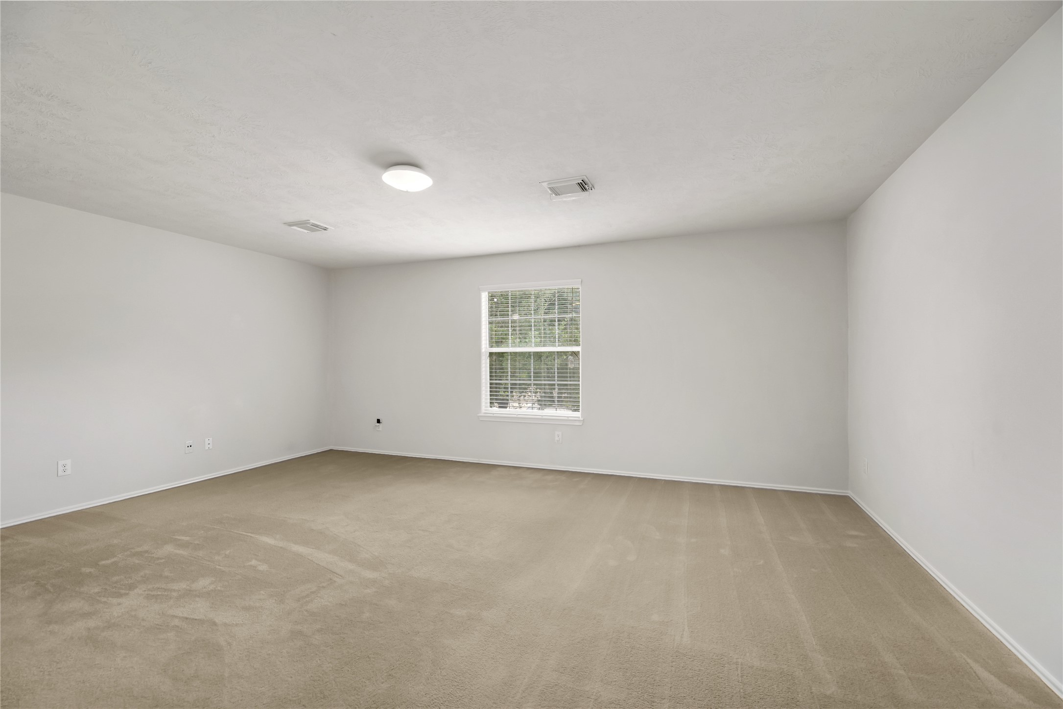 9339 Canady Park Lane Houston, TX 77075 - Photo 30 of 44 Large Game room view from staircase.