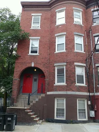 $3,500 | 15 A Linden Street, Unit 2, Boston, MA 02134