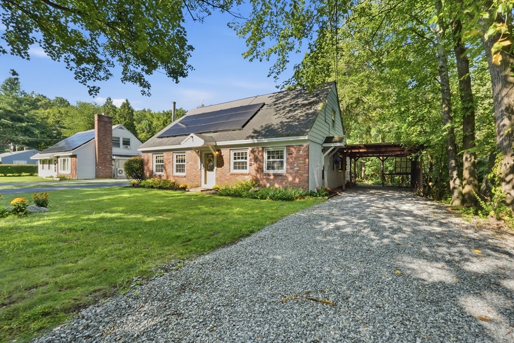 137 Parker Road Lancaster, MA 01523 - Photo 4 of 34 Gallery Image 4