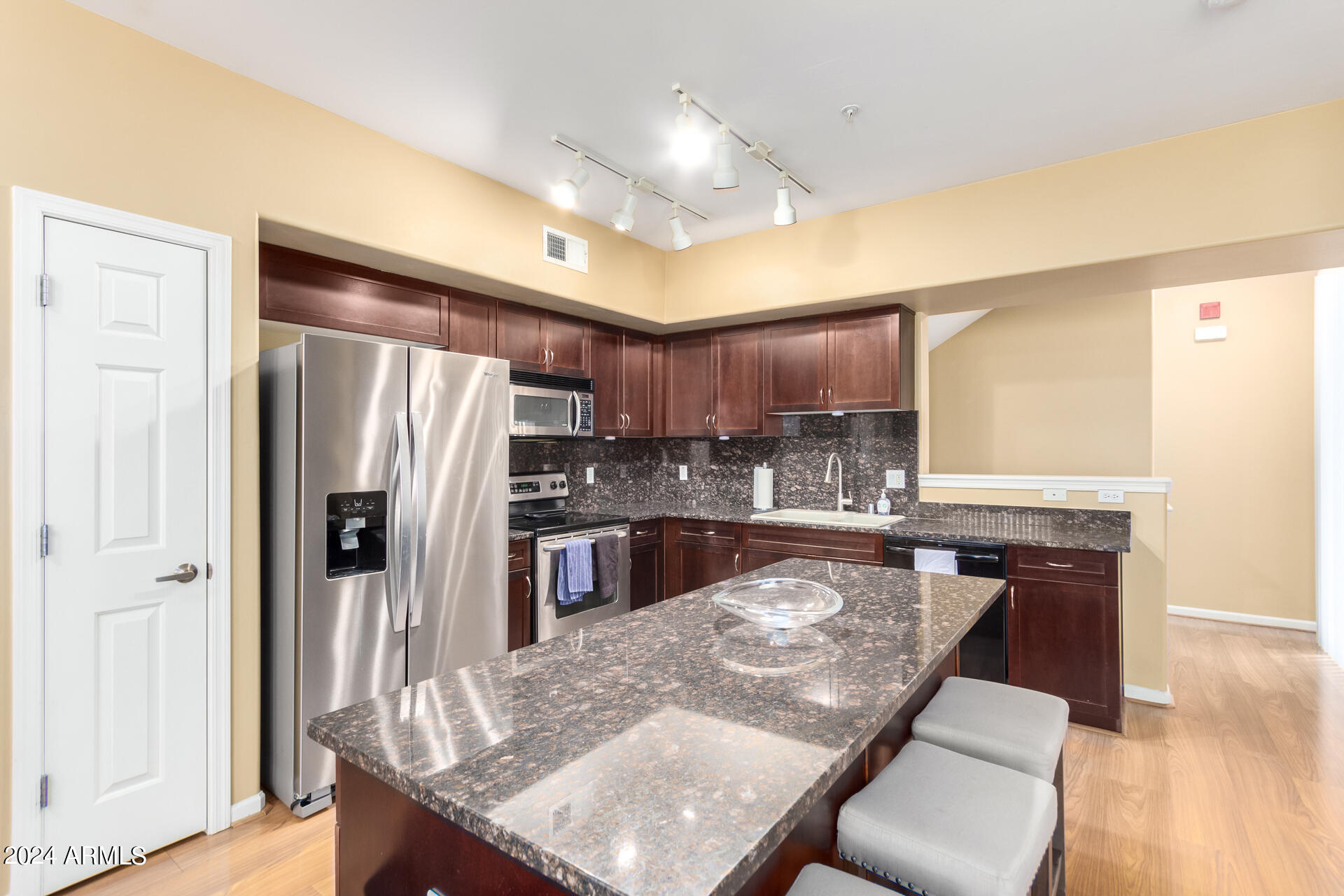 1920 East Bell Road, Unit 1163 Phoenix, AZ 85022 - Photo 7 of 26 10 - Bell