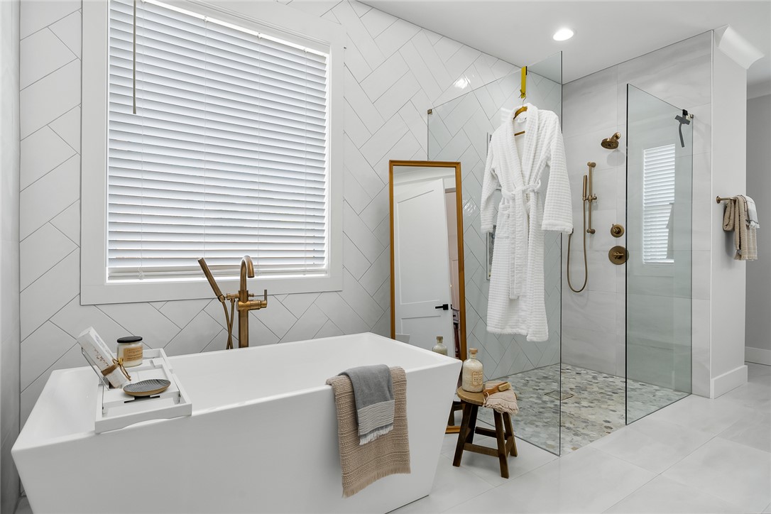 152 Jericho Circle Williamston, SC 29697 - Photo 19 of 50 Primary Bathroom