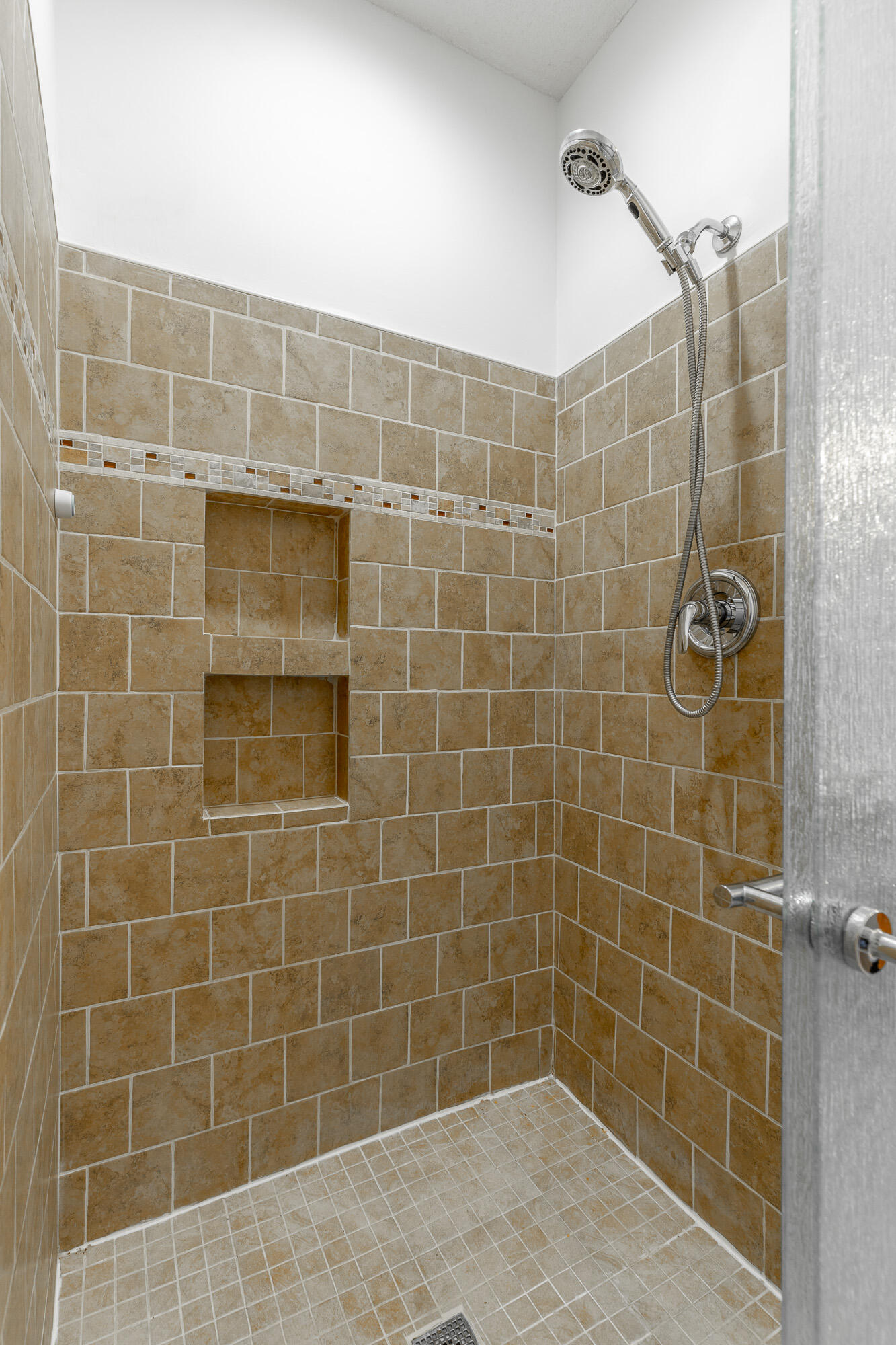 1615 Gunston Hall Road Hixson, TN 37343 - Photo 20 of 38 1615 Gunston Hall Road HD-45