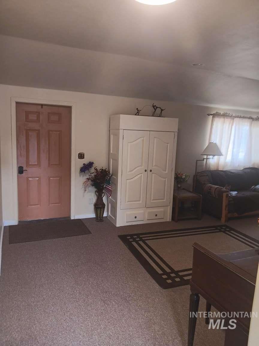 269 South State Street Hagerman, ID 83332 - Photo 20 of 29 Bedroom with carpet and baseboards