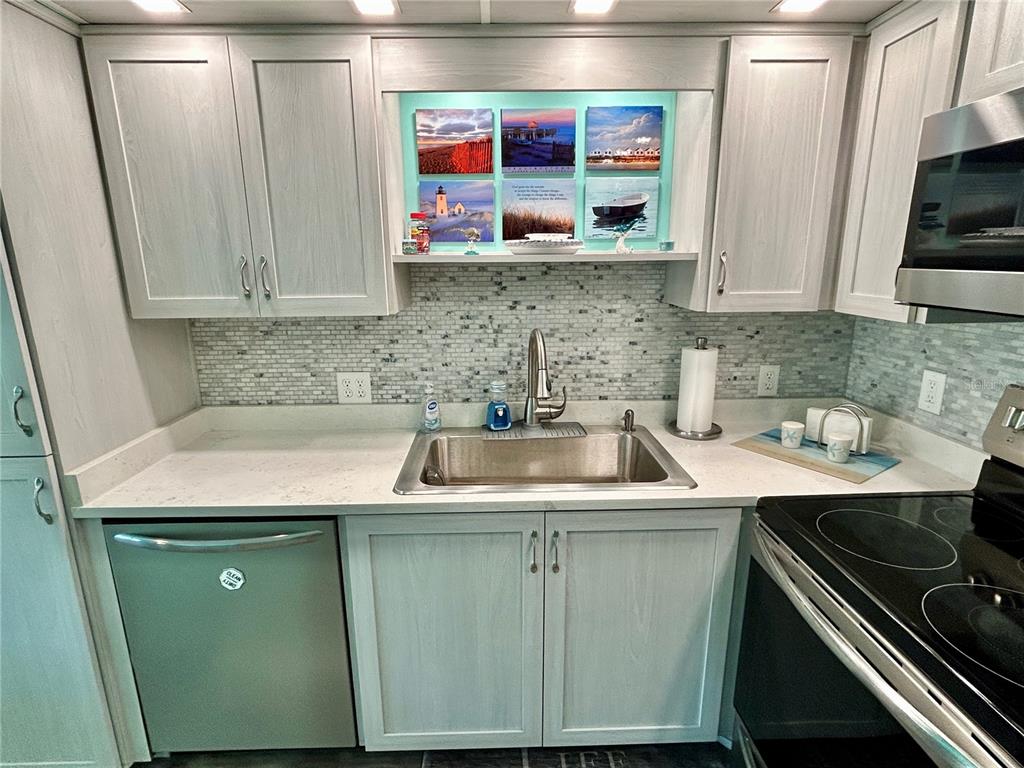 2296 Monaco Lane, Unit 16 Clearwater, FL 33763 - Photo 12 of 53