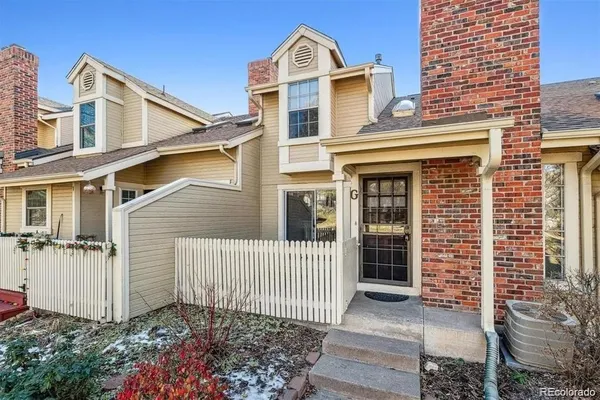 $3,200 | 2901 West Long Drive, Unit G, Littleton, CO 80120