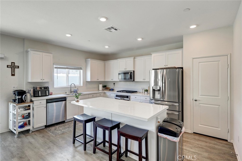 31214 Linden Flower Road Winchester, CA 92596 - Photo 4 of 39