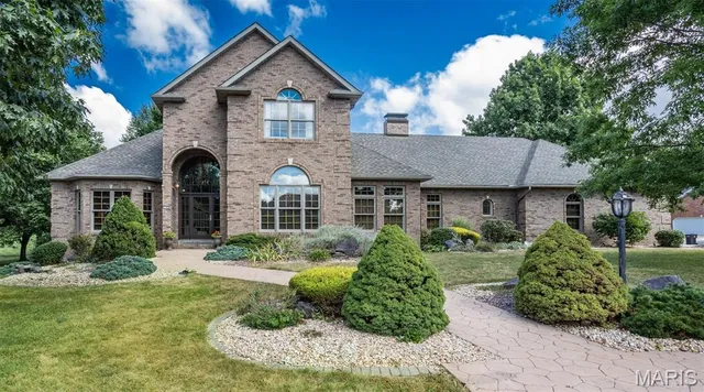 $555,000 | 1300 White Oak Trail, Godfrey, IL 62035