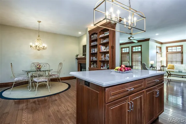 $555,000 | 1300 White Oak Trail, Godfrey, IL 62035