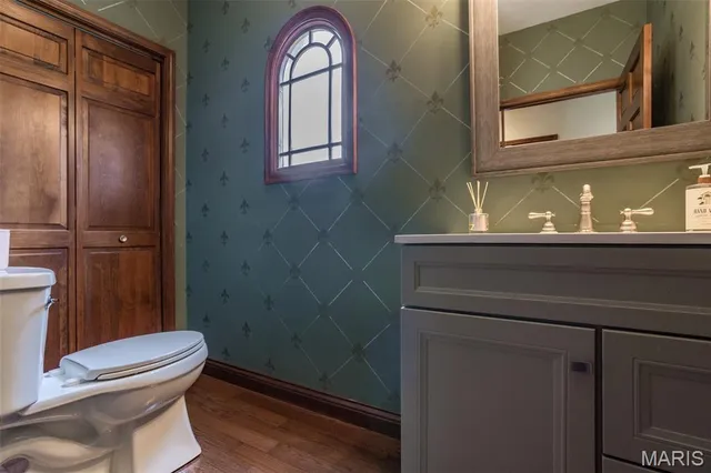 $555,000 | 1300 White Oak Trail, Godfrey, IL 62035