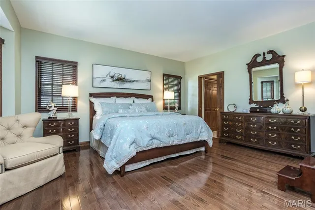 $555,000 | 1300 White Oak Trail, Godfrey, IL 62035