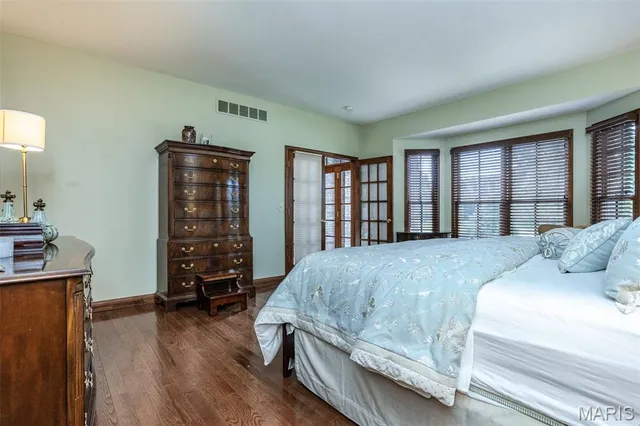 $555,000 | 1300 White Oak Trail, Godfrey, IL 62035