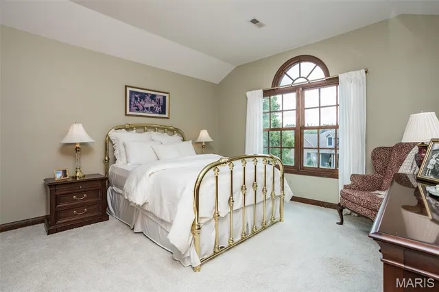 $555,000 | 1300 White Oak Trail, Godfrey, IL 62035