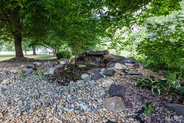 $555,000 | 1300 White Oak Trail, Godfrey, IL 62035