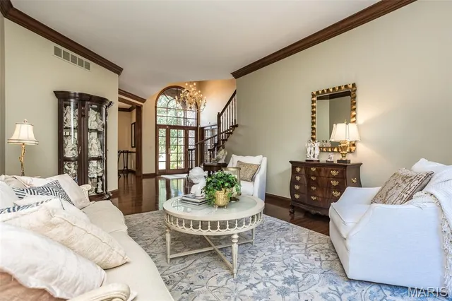 $555,000 | 1300 White Oak Trail, Godfrey, IL 62035