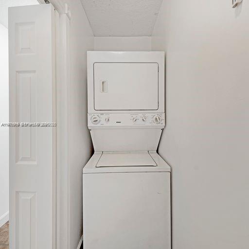 230 Southwest 30th Avenue, Unit 230 Miami, FL 33135 - Photo 14 of 22 a utility room with dryer and washer
