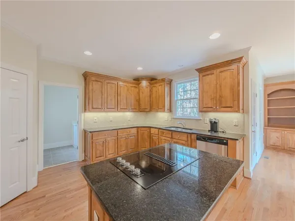 $889,500 | 792 Grassmeade Way, Snellville, GA 30078