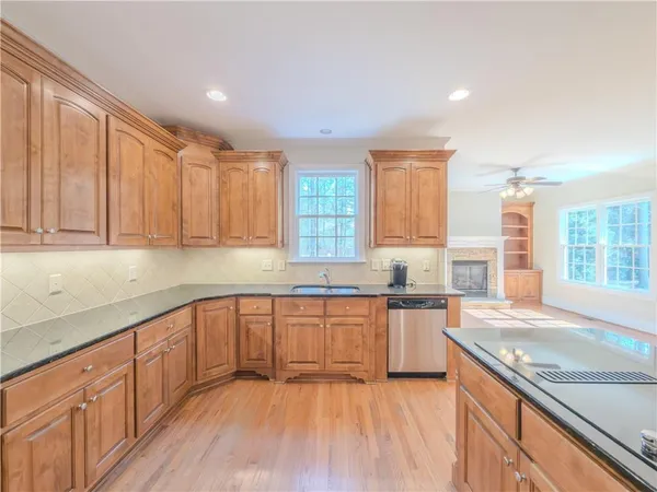 $889,500 | 792 Grassmeade Way, Snellville, GA 30078