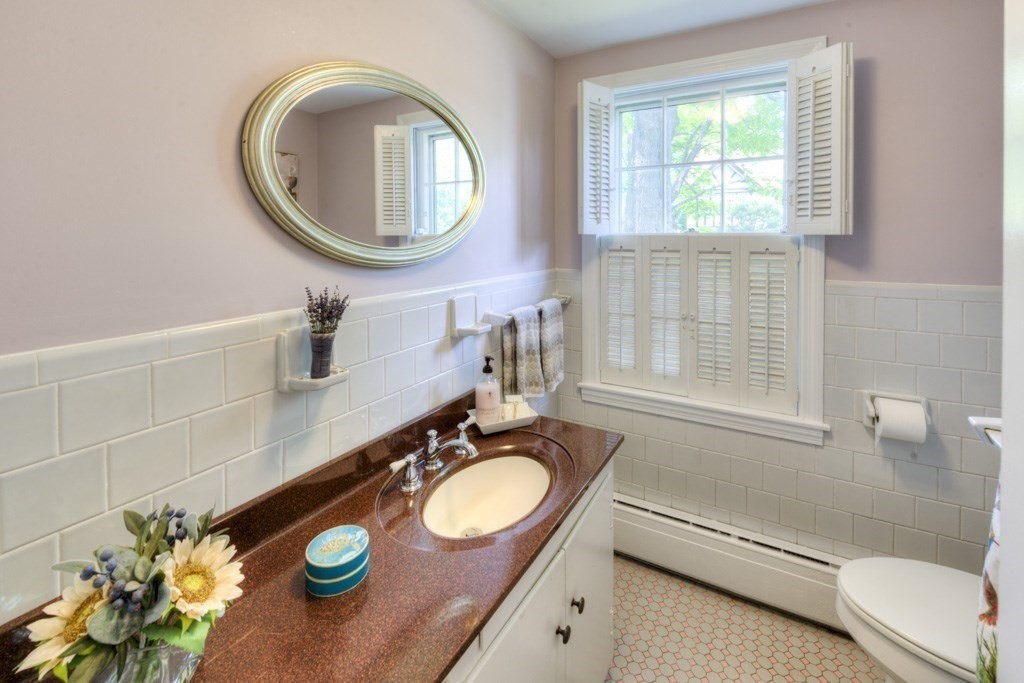 5 Algonquin Road Worcester, MA 01609 - Photo 26 of 42