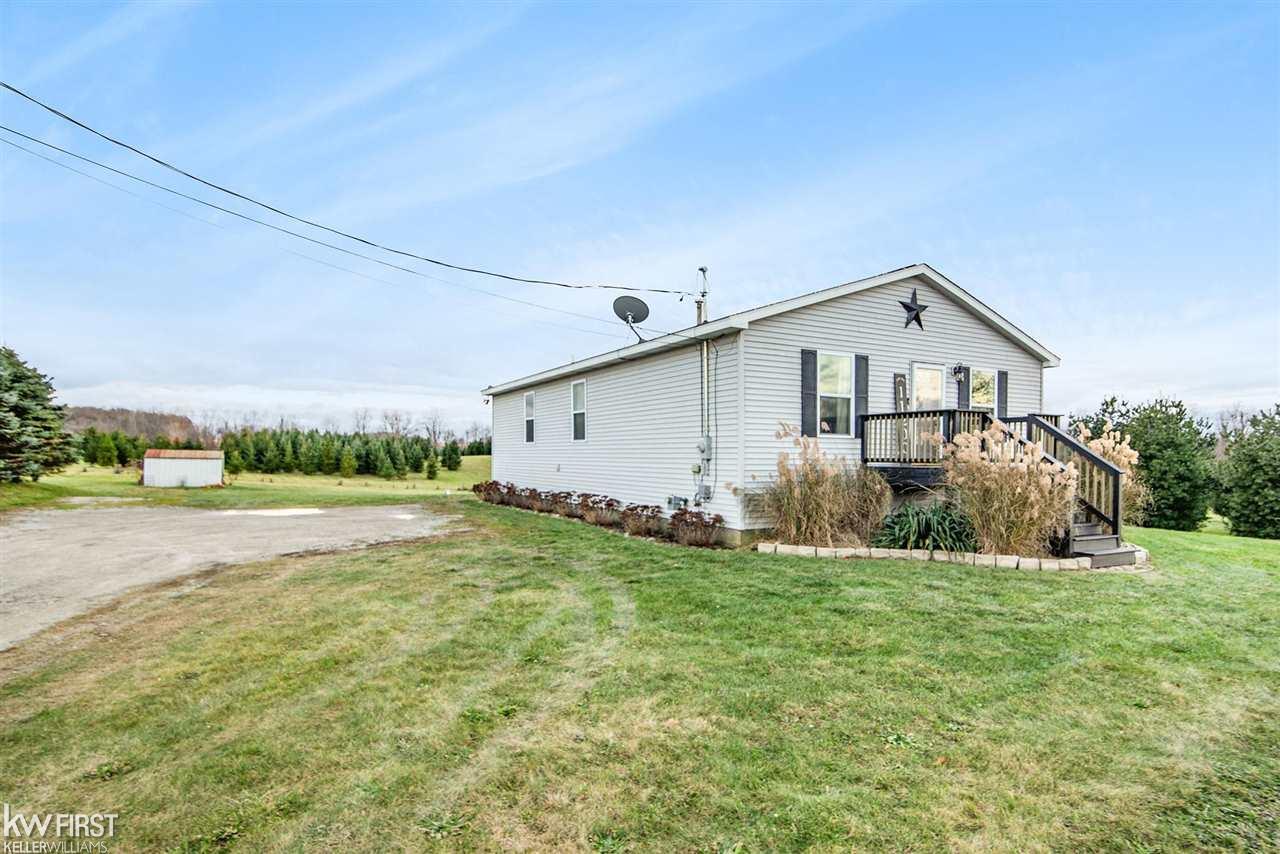 11200 East Stanley Road Davison, MI 48423 - Photo 5 of 41 50062215-4.JPG