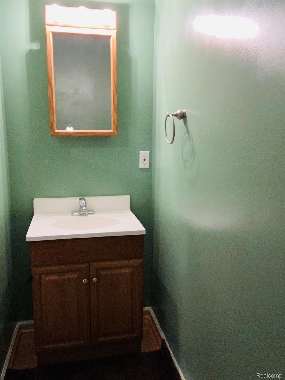 21161 Springhill Street Romulus, MI 48174 - Photo 10 of 37 IMG_1266.jpg