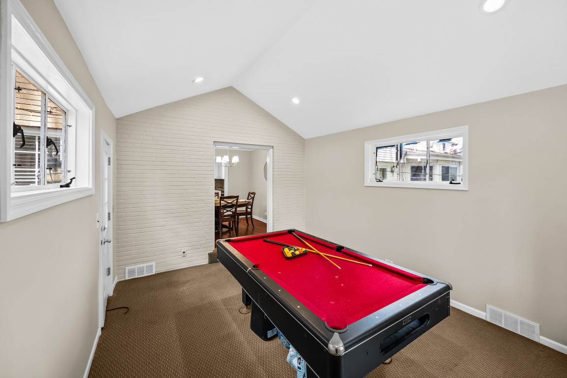 2314 Simpson Street Evanston, IL 60201 - Photo 13 of 37