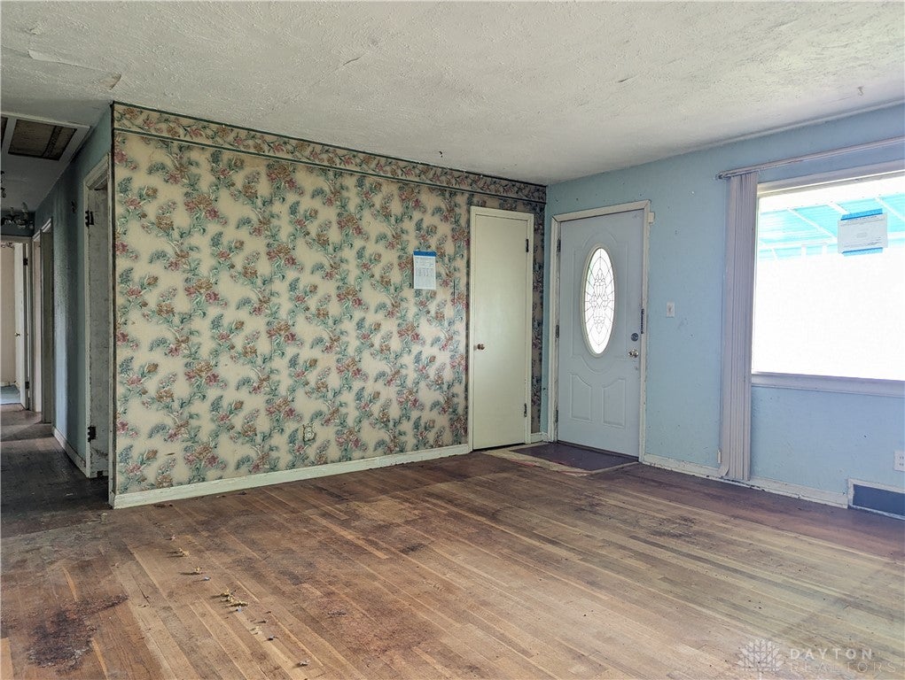 236 West Singer Street Springfield, OH 45506 - Photo 3 of 18 Gallery Image 3