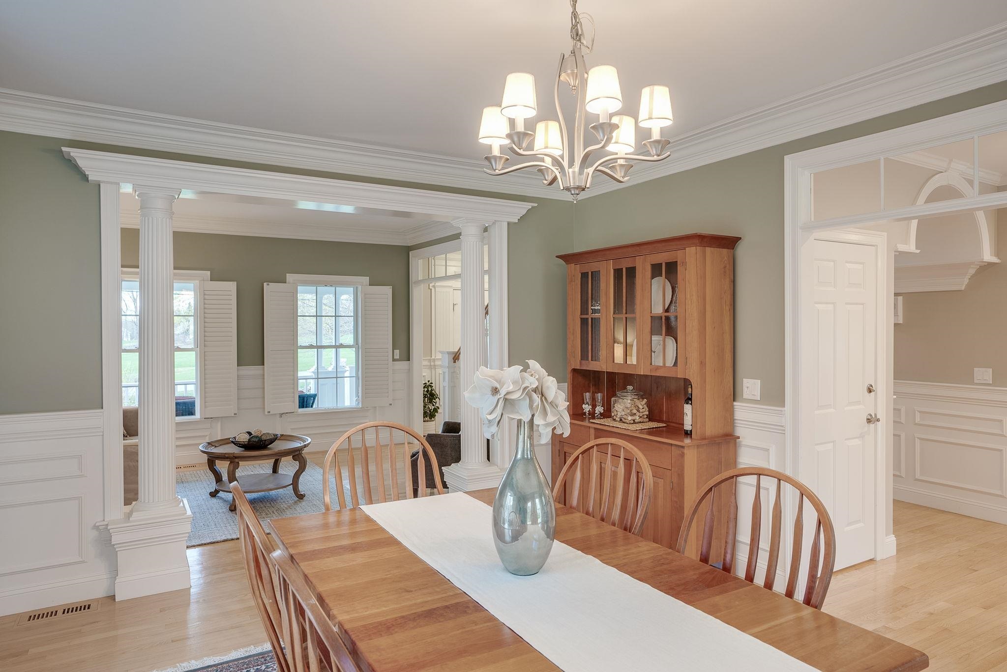 357 North Amherst Road Bedford, NH 03110 - Photo 3 of 40