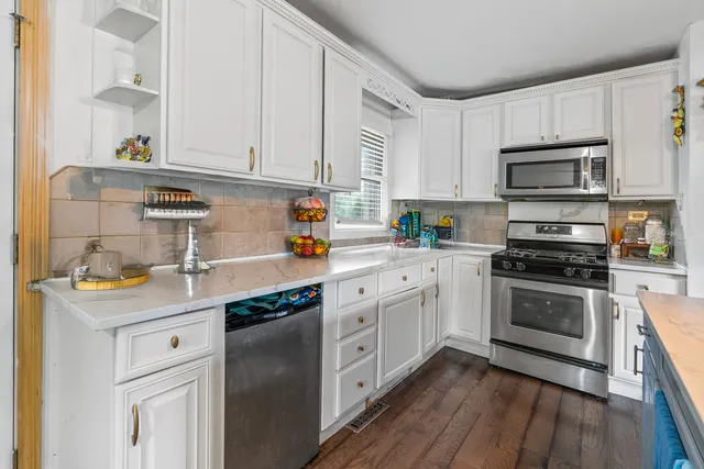 $299,900 | N268 Calvin Avenue, West Chicago, IL 60185