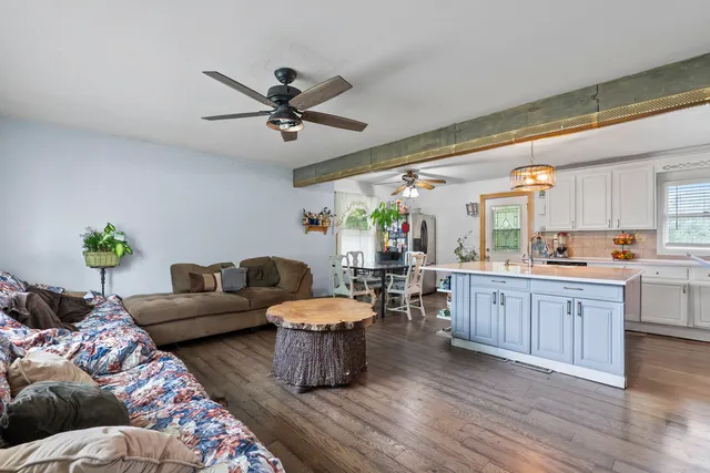 $299,900 | N268 Calvin Avenue, West Chicago, IL 60185