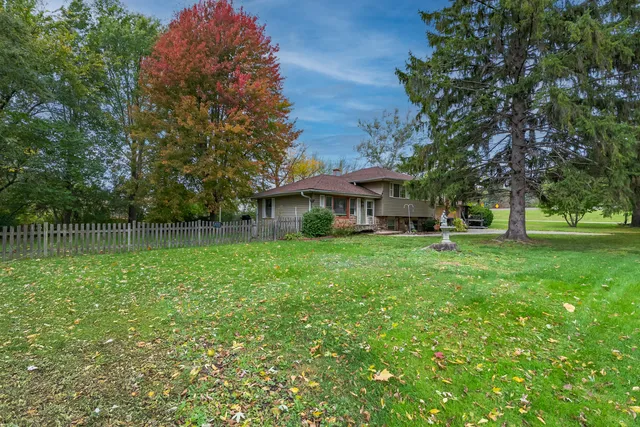 $299,900 | N268 Calvin Avenue, West Chicago, IL 60185