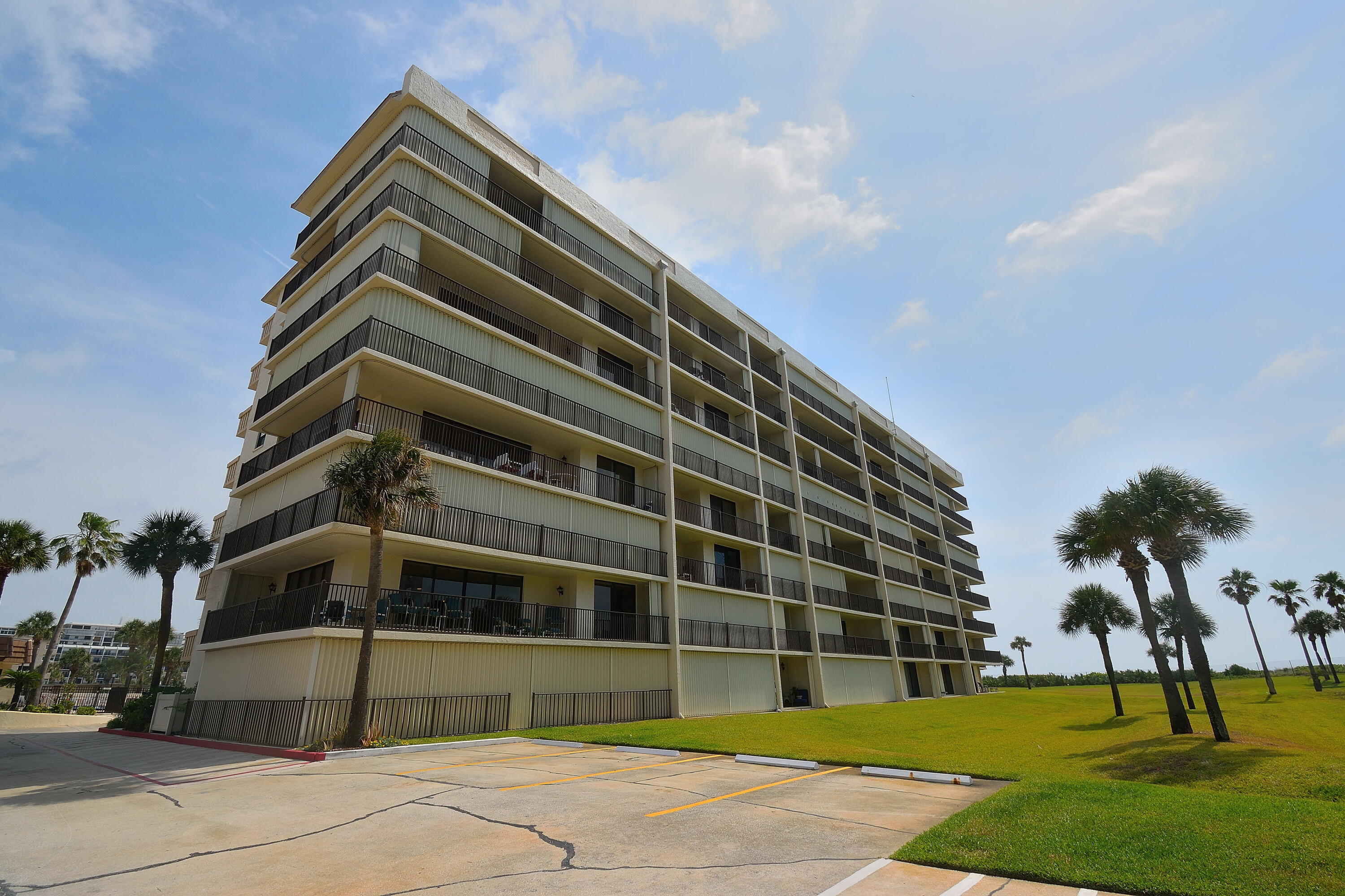 Royale Towers In Cocoa Beach