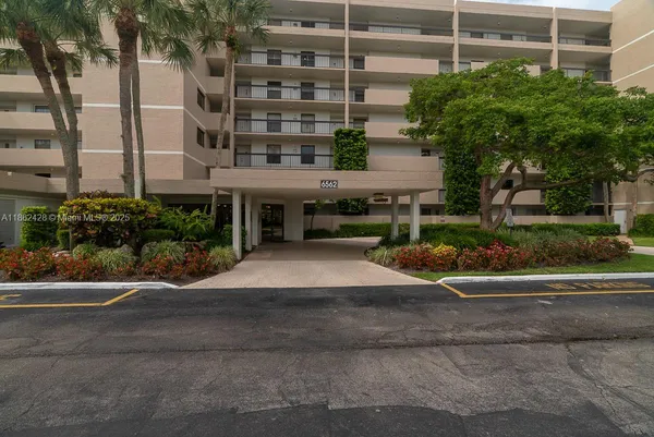 $2,500 | 6562 Boca Del Mar Drive, Unit 225, Boca Raton, FL 33433